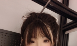 两年！现在过了玩娃娃的新鲜劲儿了！换个衣服